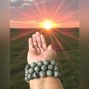 Chrysotile in Serpentine Crystal Bracelet